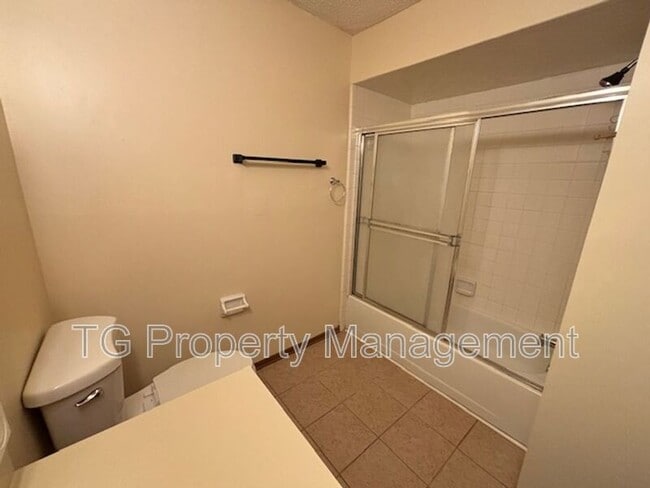 Building Photo - 11647 Fort Caroline Lakes Dr