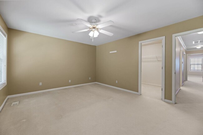 Building Photo - Beautiful 3 bedroom condo in Farragut!