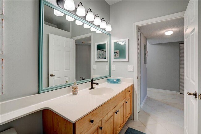 Building Photo - 10173 Andover Coach Cir