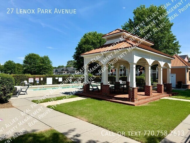 Building Photo - 27 Lenox Park Ave