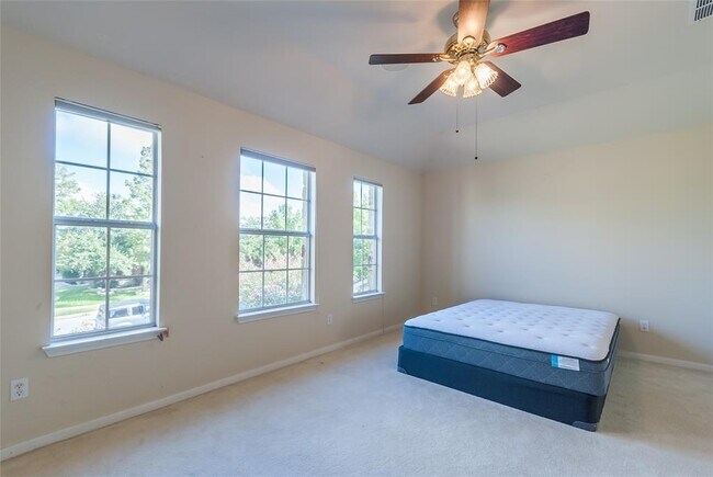 Building Photo - 1101 Hidden View Pl