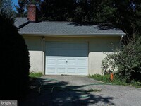 Building Photo - 1069 Wawaset Rd