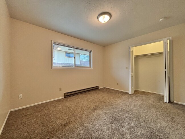 Building Photo - 1309 E 30th Ave