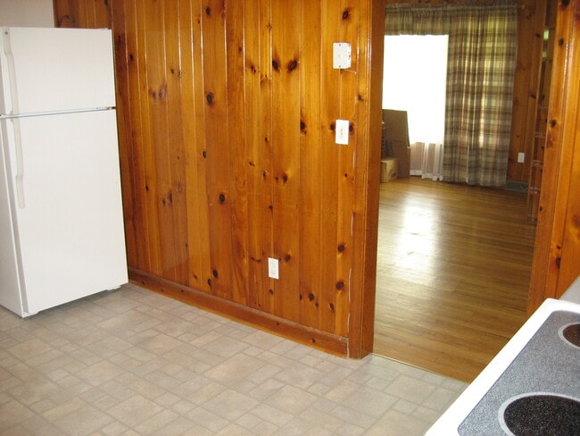 Building Photo - 307 Oak Grove Rd