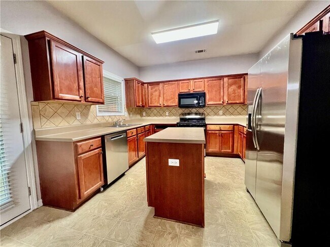 Building Photo - 1720 Rutland Pass Dr SE