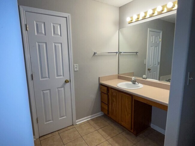 Master Bathroom - 119 Bradstone Cir