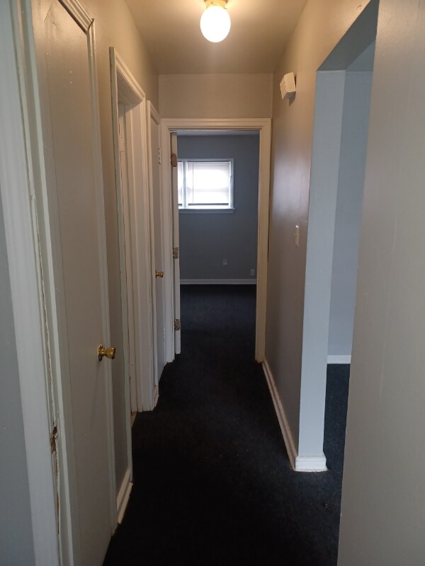 Building Photo - 6815 W Florist Ave