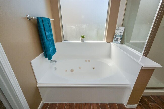 Building Photo - 17010 Maricella Cir