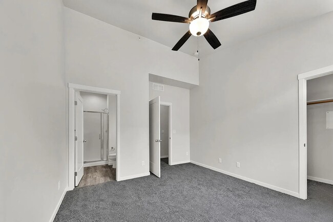 Building Photo - 10737 N Hounslow Wy