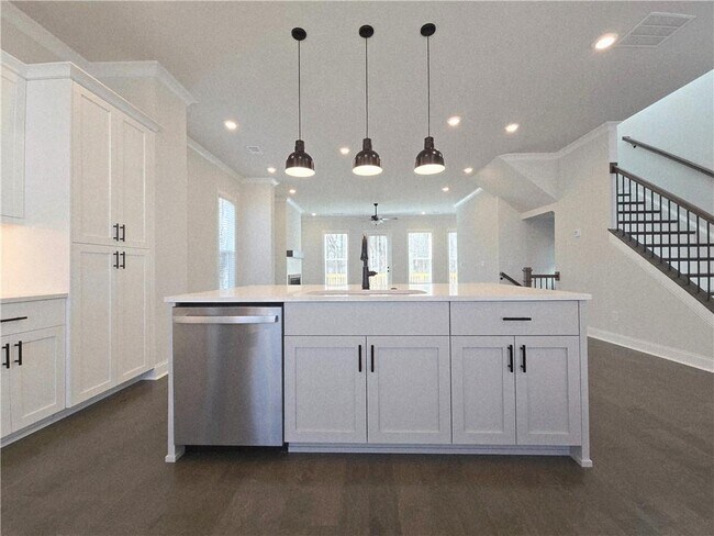 Building Photo - 163 Basil St