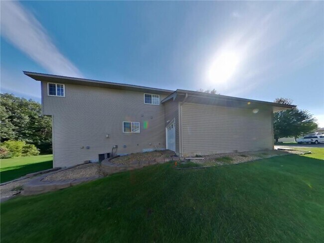Building Photo - 10420 Karston Ave NE