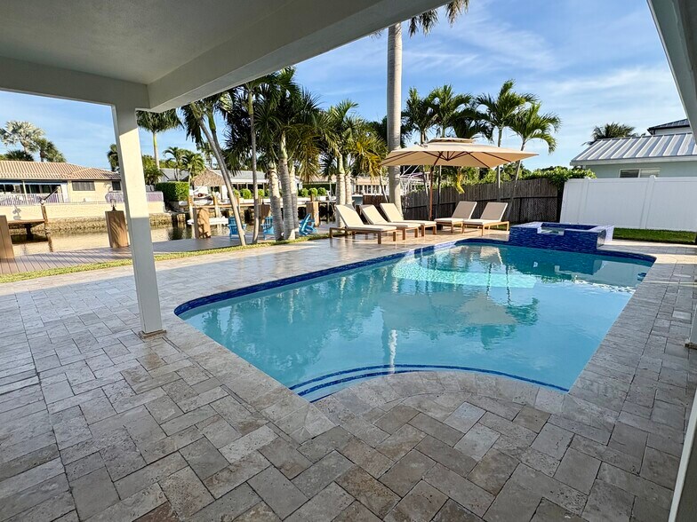 Building Photo - 4440 NE 26th Ave