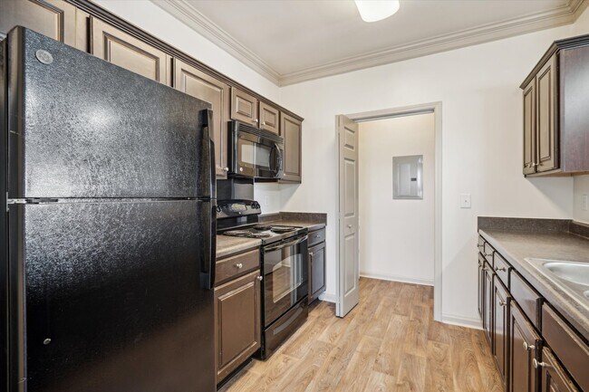 B1 - 2 Bed / 2 Bath - 967 Sq.Ft. - Fountains at Meadow Wood