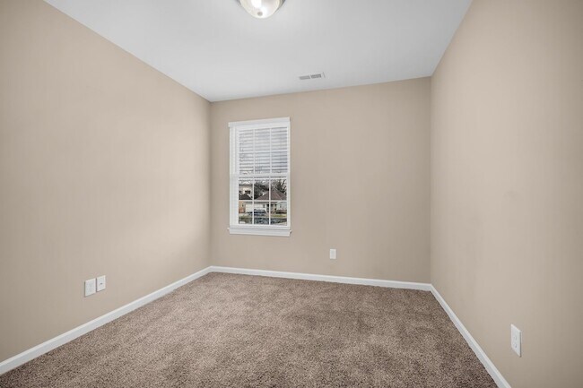 Building Photo - 1911 9th Ave N