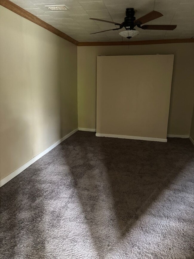 Building Photo - 3 Bedroom Ranch by the River