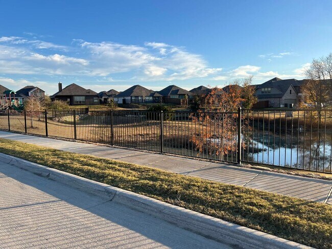 Building Photo - Gorgeous House for rent in Cleburne !!