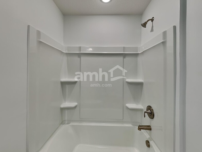 Building Photo - 419 Golden Maple Pl