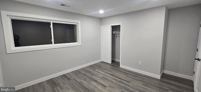 Building Photo - 702 Beaumont Rd