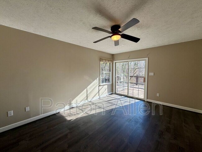 Building Photo - 689 New Haw Creek Rd