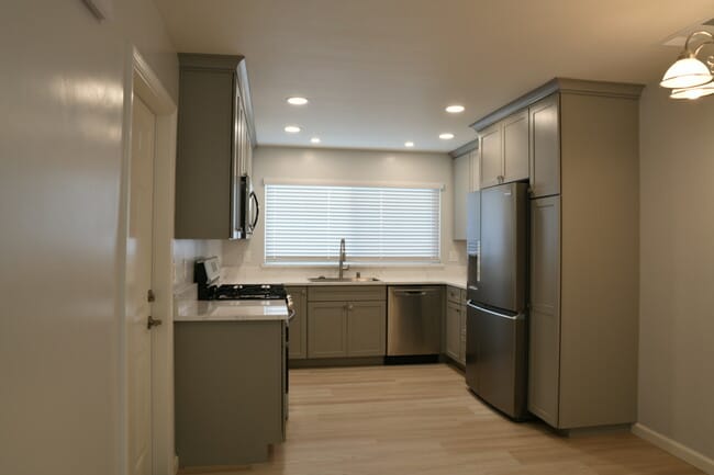 Building Photo - 145 Evergreen Way