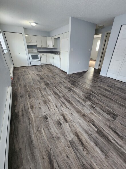 Primary Photo - 3265 8th St