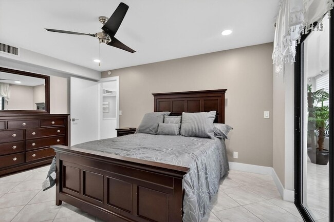 Building Photo - 492 Piedmont Ct