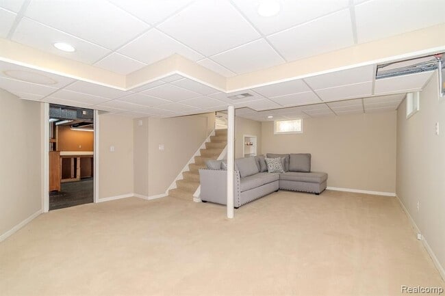 Building Photo - 4355 Elmwood Ave