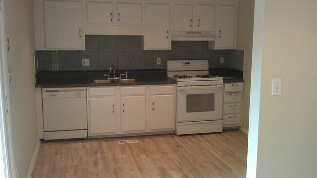 Building Photo - 451 Camden Cir