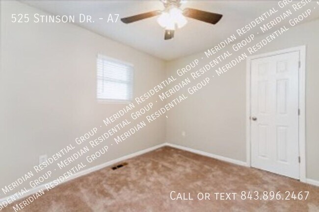 Building Photo - 525 Stinson Dr