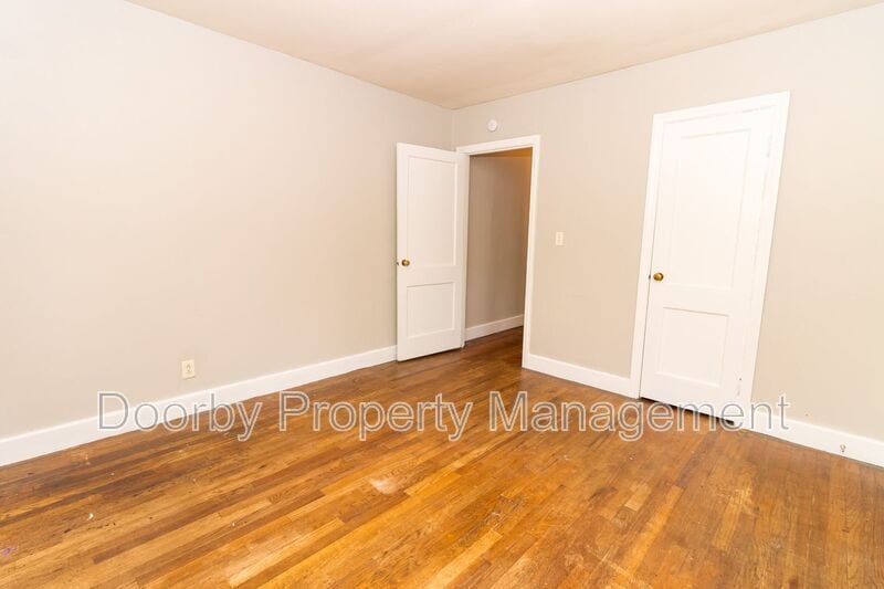Building Photo - 3112 6th Ave