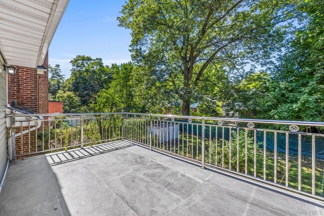 Building Photo - 86-14 Francis Lewis Blvd