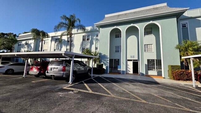 Primary Photo - 701 Poinsettia Rd