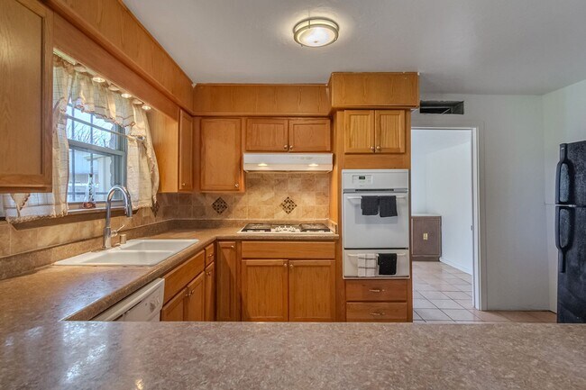 Building Photo - Adobe beauty in New Mexico South County Valley