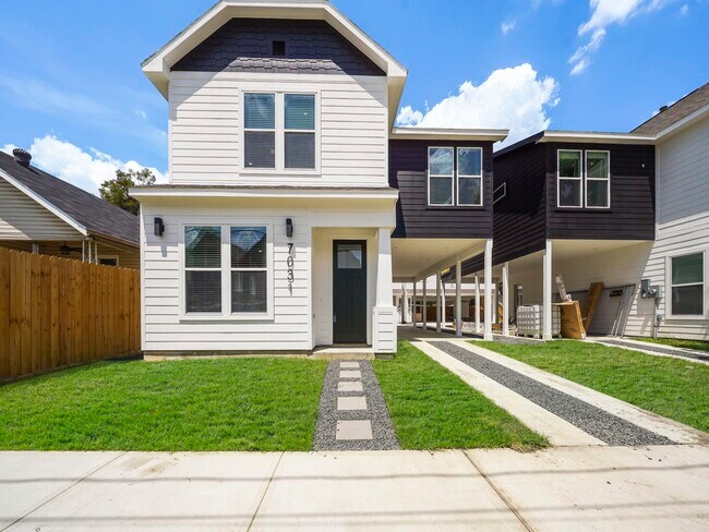 Building Photo - 7033 Avenue N