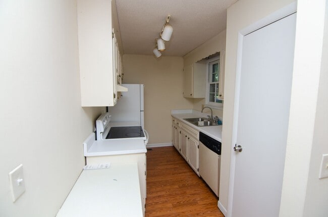Building Photo - 3601 Hobbs Rd