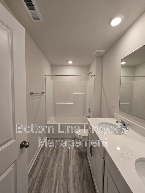 Building Photo - 549 Blackpool Ct