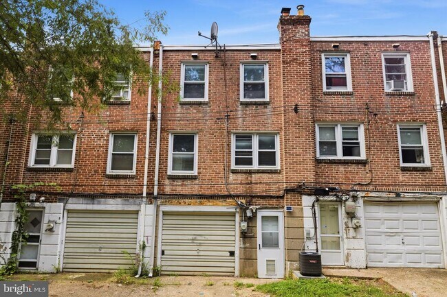 Building Photo - 351 W 22nd St