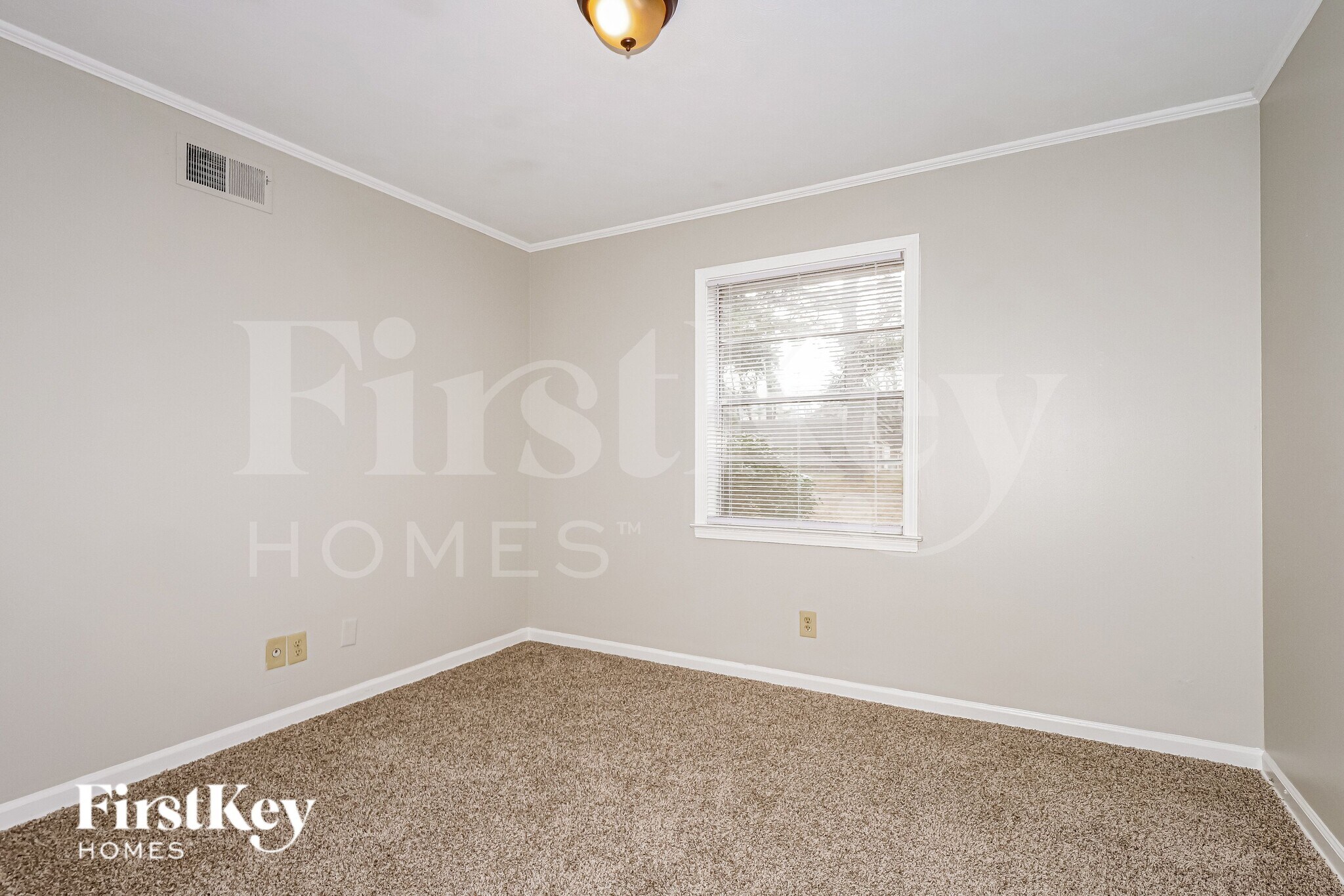 Building Photo - 1928 Croydon Ave