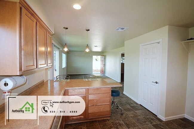 Building Photo - 4445 Dogwood Ln