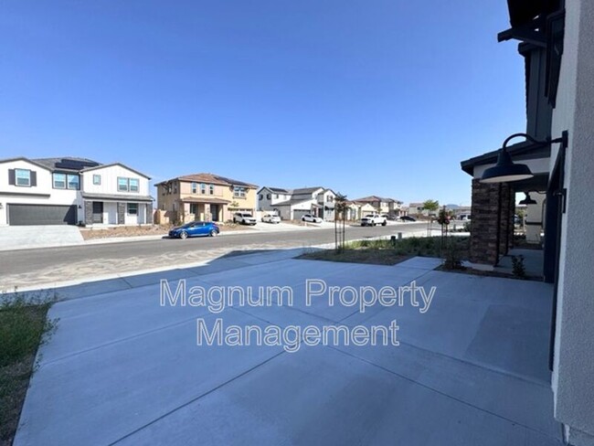 Building Photo - 30769 Valley Heights Dr.