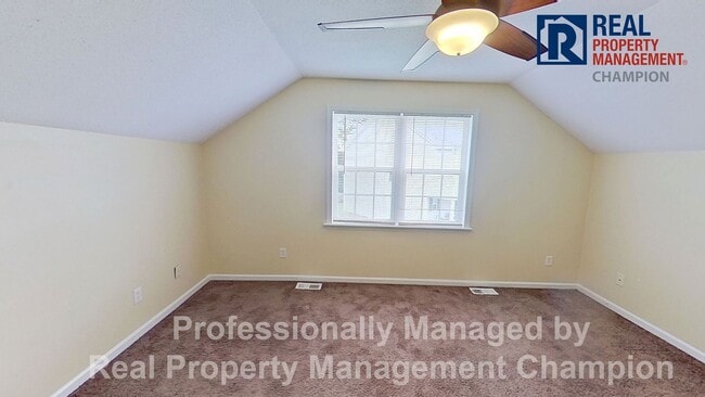 Building Photo - Charming 4 BD/2.5 BA with Wrap Around Porc...