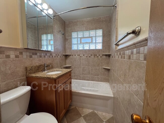 Building Photo - 3307 Gleaves Ct