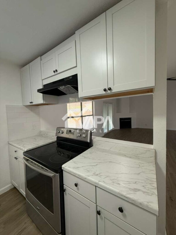 Building Photo - 9923 Birch Field Dr