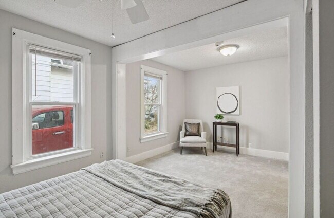 Building Photo - 1504 4th St NE