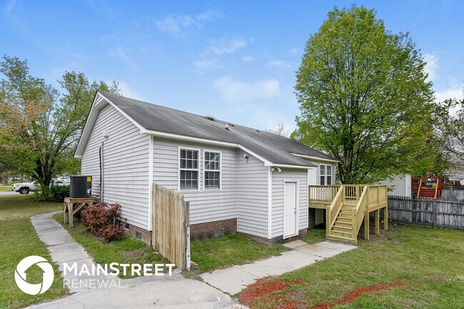 Building Photo - 1499 Smokey Mountain Dr