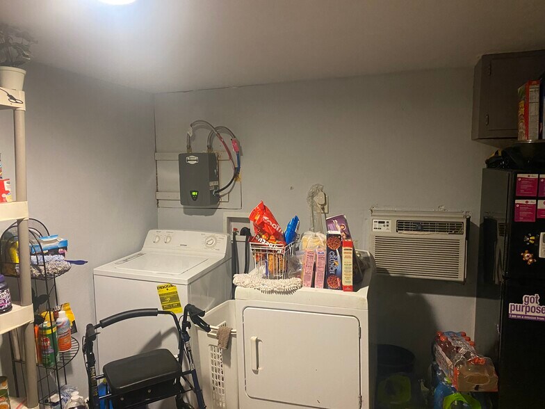 Building Photo - 1103 S Lilly St