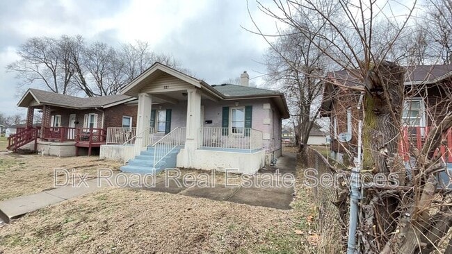 Building Photo - 821 Sixteenth Avenue