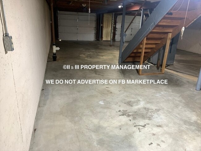 Building Photo - 1410 SW Sunset St