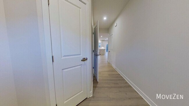 Building Photo - 208 Lograto Ln