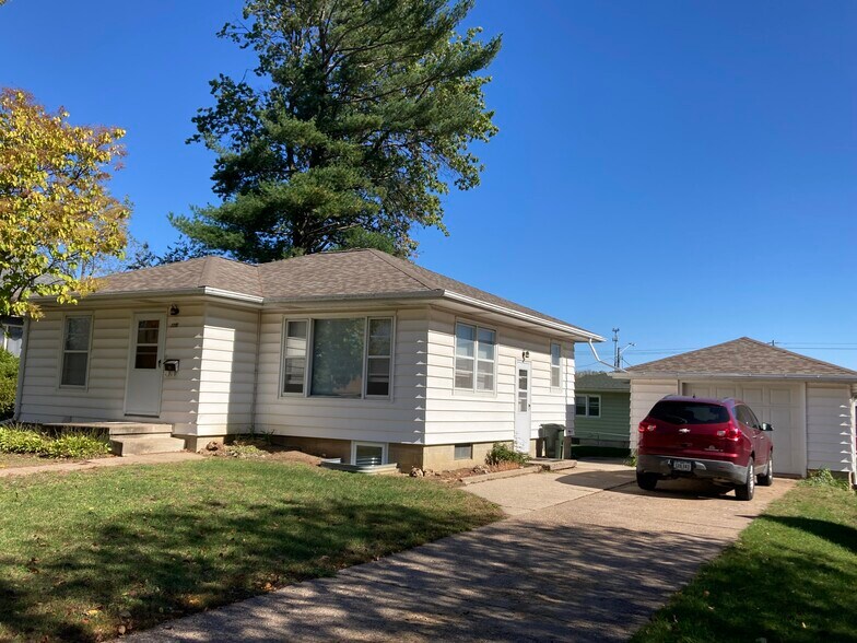 Primary Photo - 2216 Washington St